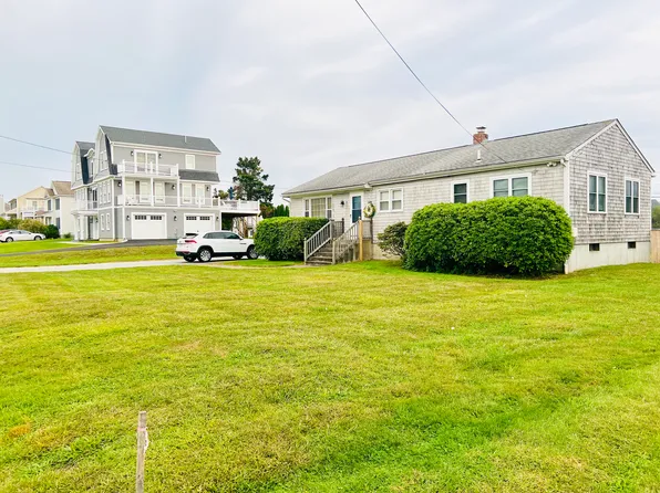 26 Cypress Ave, Narragansett, RI 02882
