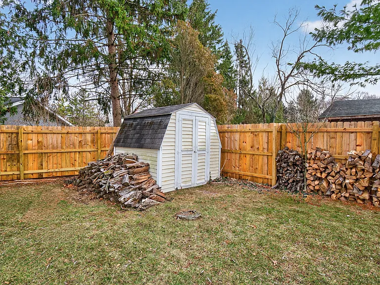 Shed/ Firewood