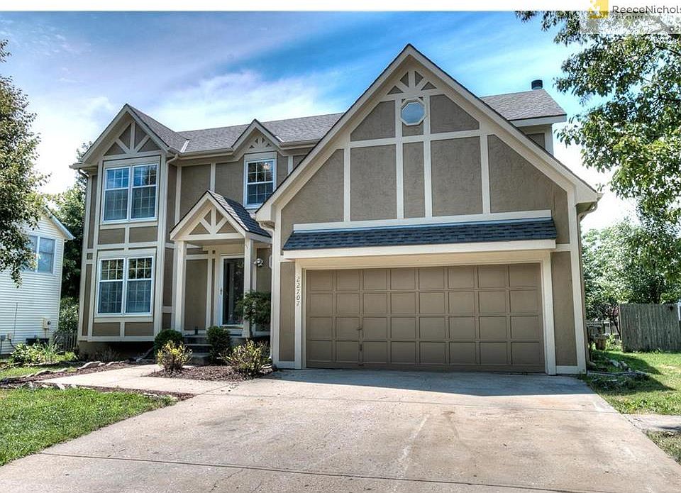 Welcome home to Woodsonia!