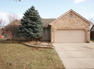 46524 Fox Run Dr, Macomb, MI 48044