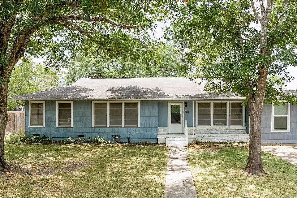 1st image of 708 Broadmoor Dr