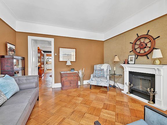 4th image of 6810 Madeline Ct