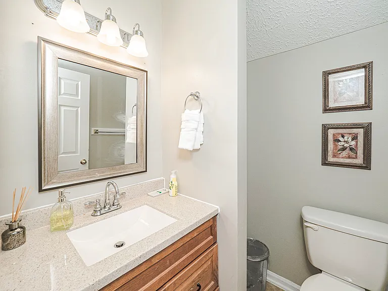 837 Woodgrove St — Photo 9