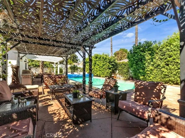 5531 Carpenter Ave, Valley Village, CA 91607