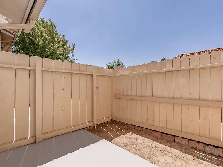 7178 N Jackson Ave — Photo 35