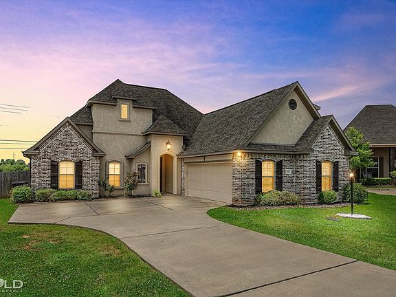 2nd image of 1002 Green Wood Cir