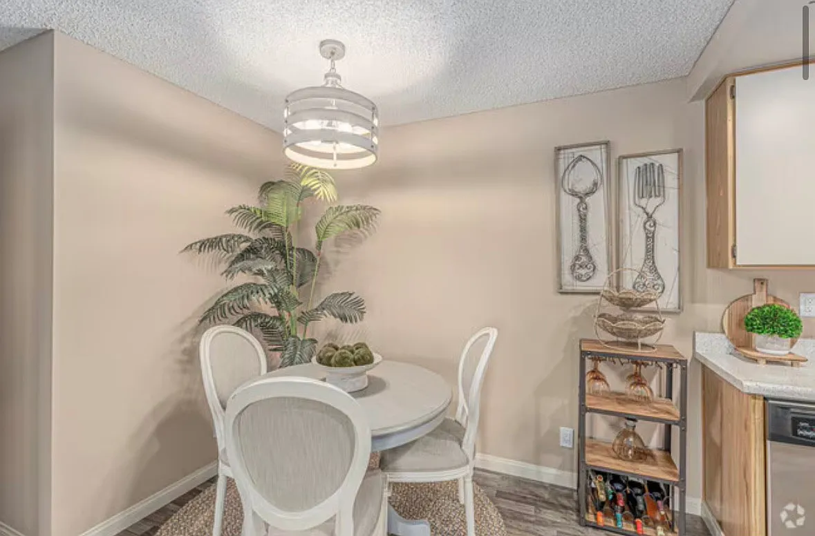 Wintercrest Village Apartments — Photo 3