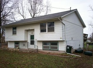 5312 Ricker Hill Rd, Davenport, IA 52802