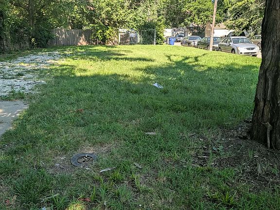 4th image of 1501 S Palisade St