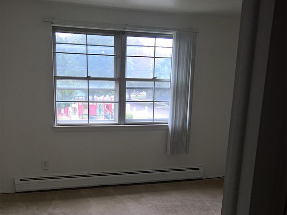 4th image of 1356 Dewey St