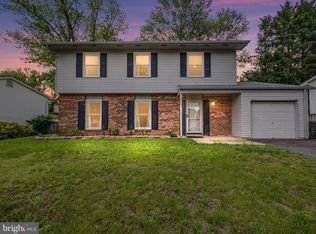 1717 Fallsway Dr, Crofton, MD 21114