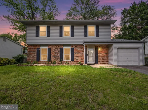 1717 Fallsway Dr, Crofton, MD 21114