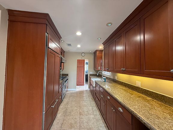2nd image of 626 Broadmoor Ave