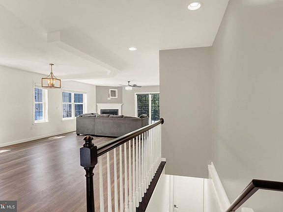 4th image of 143 Spring Meadows Rd