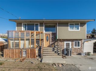 2121 S Majestic Dr, East Wenatchee, WA 98802