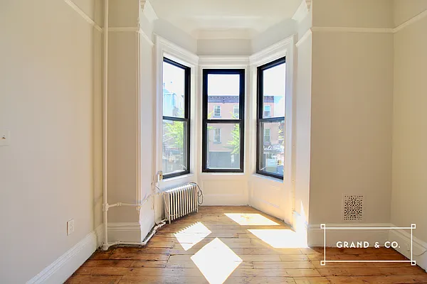 Rented by Grand & Co. | media 39