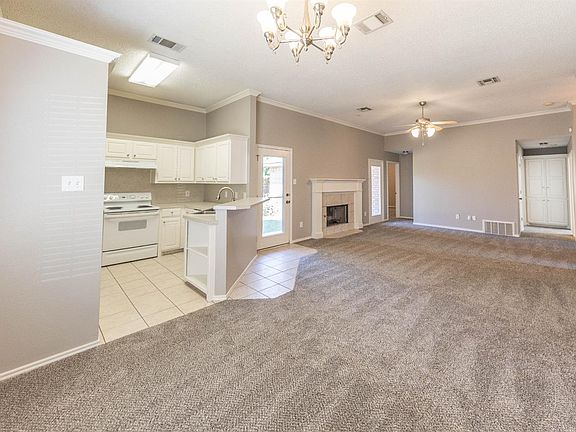 4th image of 9708 Weatherford Ave