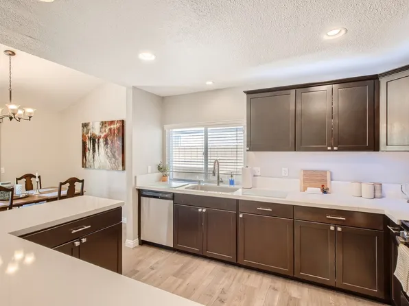 749 Sherwood Dr, Oceanside, CA 92058