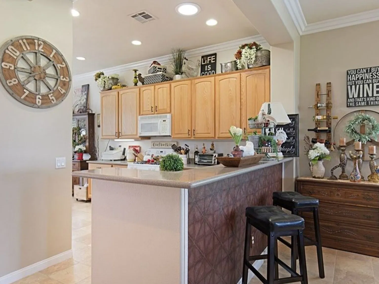 2 bed, 1768 sqft, $2,300 — Photo 4