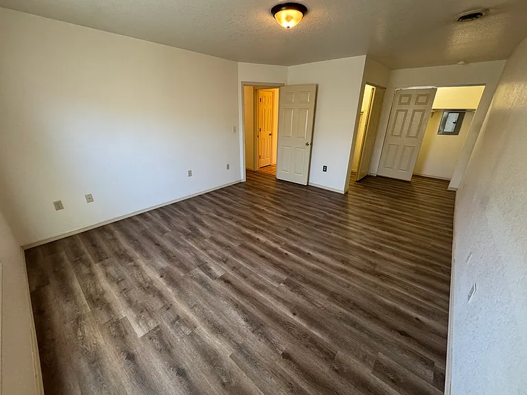 Clifton Height Apartments — Photo 37