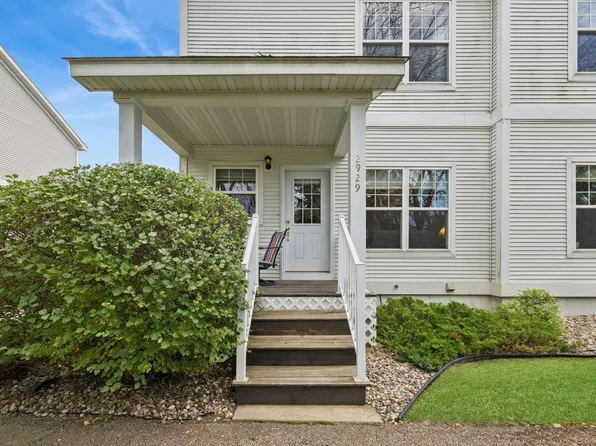 2929 Hemingway Dr, Chaska, MN 55318