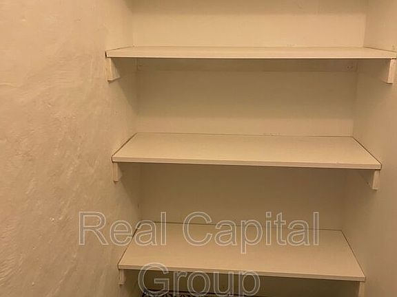 5th image of 23 Willow St Floor 2