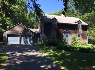 7042 E Quaker Rd, Orchard Park, NY 14127