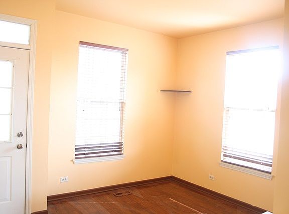 3rd image of 1135 Estes Ct #1135