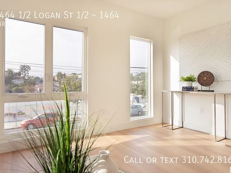 1464 1/2 Logan St #1/2-1464 — Photo 8