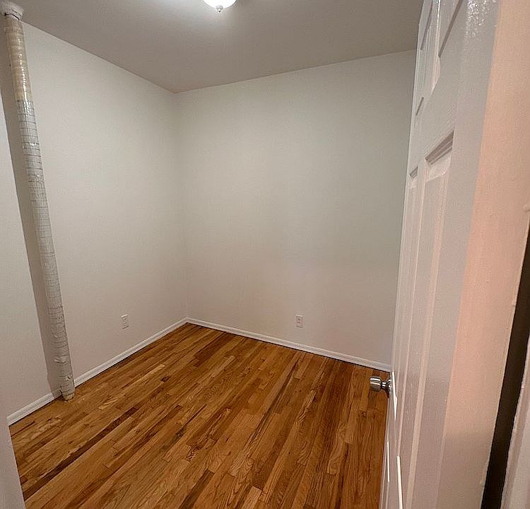 1st image of 428 W 48th St APT 4EF