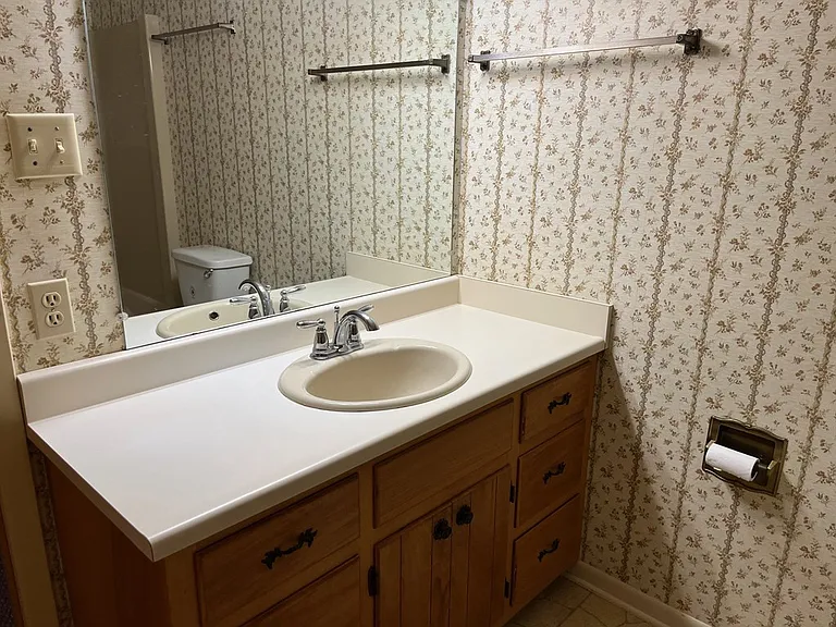 52 Meadows Ln — Photo 13