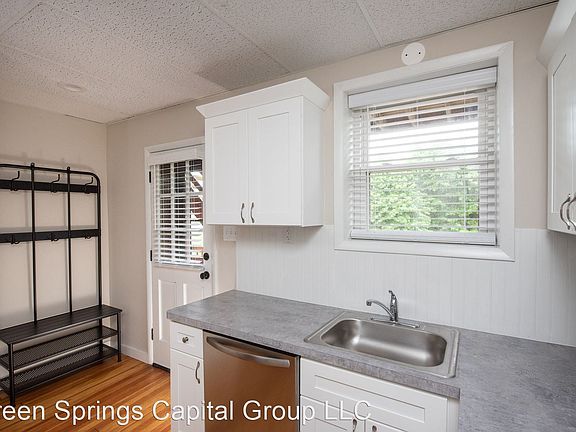 5th image of 19 Warsaw Ave APT 5