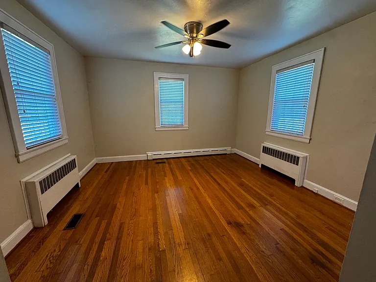 812 S Broad St — Photo 9