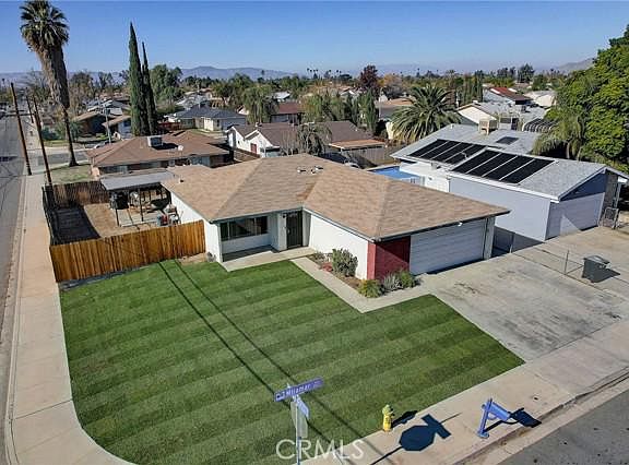 3rd image of 888 S Miramar Ave