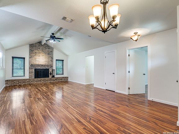 5th image of 8611 PENDRAGON ST