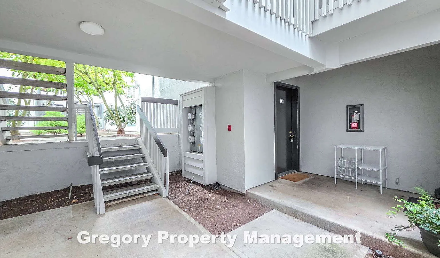 2 bed, 2.0 bath, 924 sqft, $2,300 — Photo 1