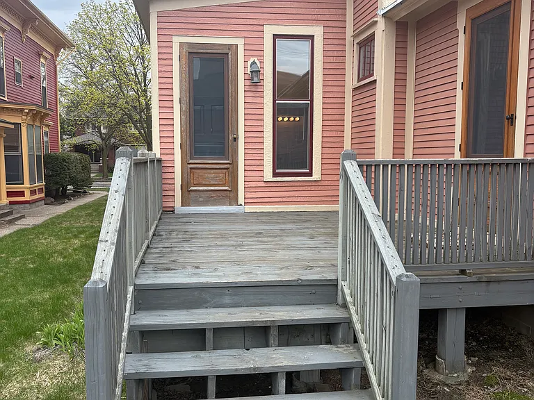 215 Lafayette Ave NE #4 — Photo 10