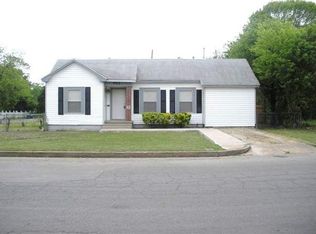 902 N 29th St, Joshua, TX 76707