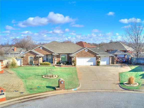 3rd image of 1401 Creek Cir