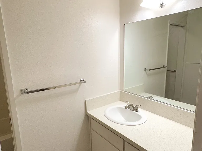 Cameo 2x1: bathroom