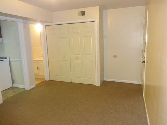 4th image of 650 Pershing St APT C