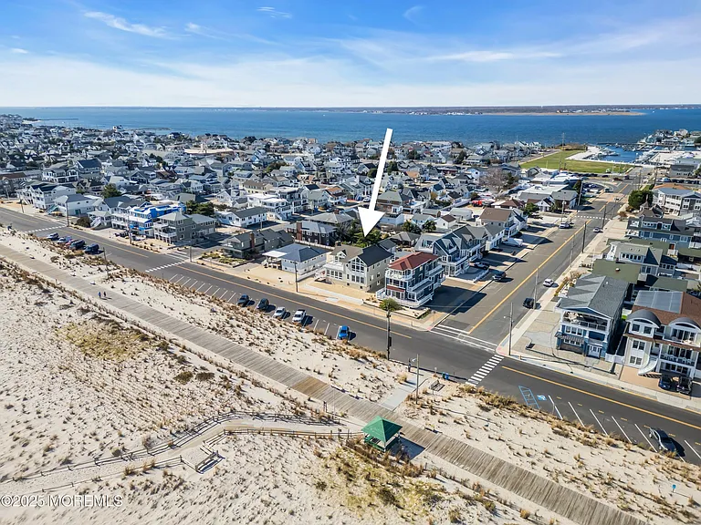 913 N Ocean Ave — Photo 47