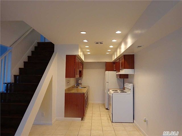 1st image of 5 Alhambra Dr