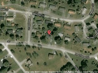 409 Rock House Rd, Johnson City, TN 37601