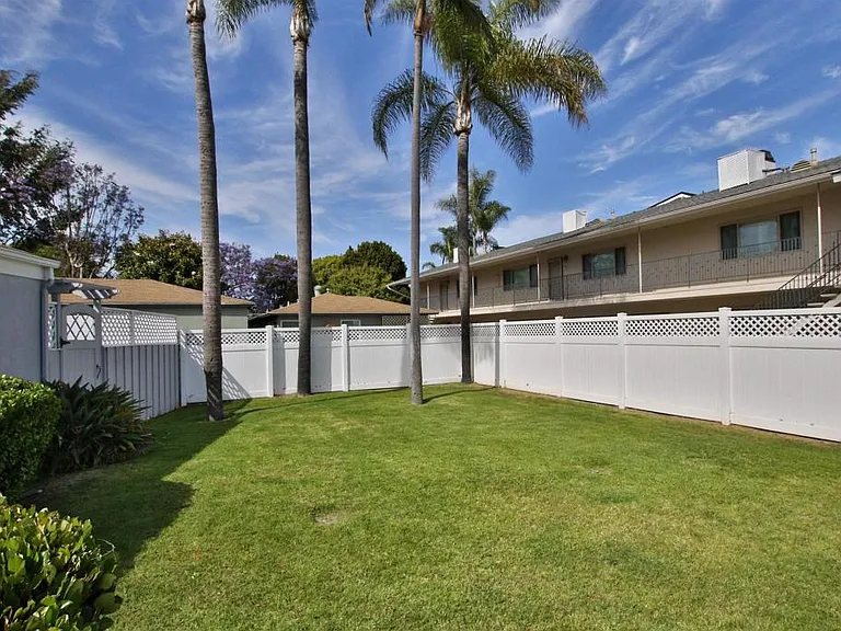1068 Isabella Ave — Photo 3