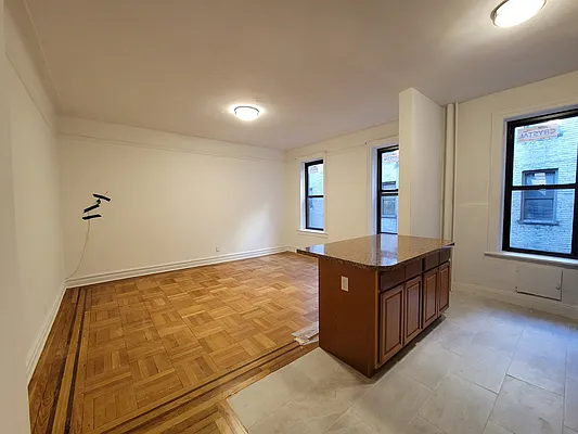 Rented by R New York | media 12