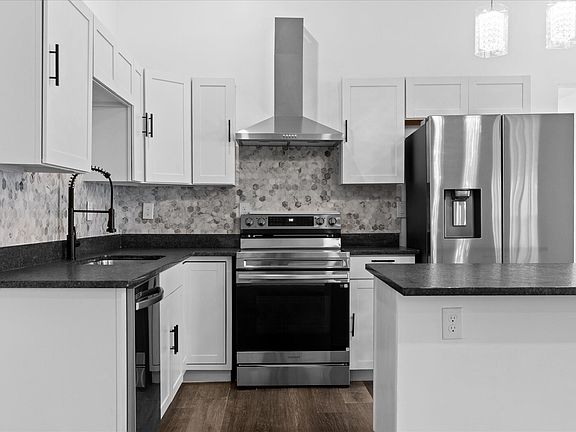 3rd image of 1501 Vance Ave