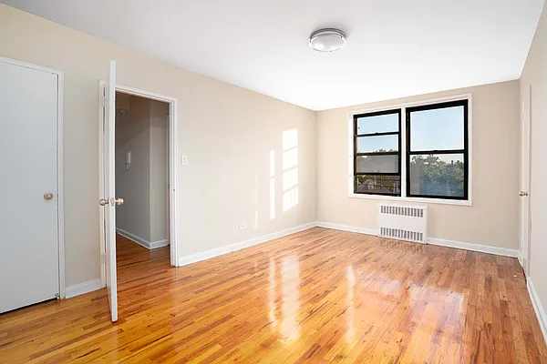 Rented by Waldstar Real Estate LLC | media 7