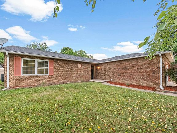 3rd image of 1641 Gainesway Dr