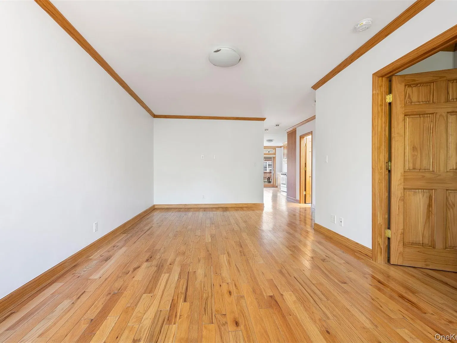 2 bed, 1.0 bath, 950 sqft, $3,000 — Photo 2